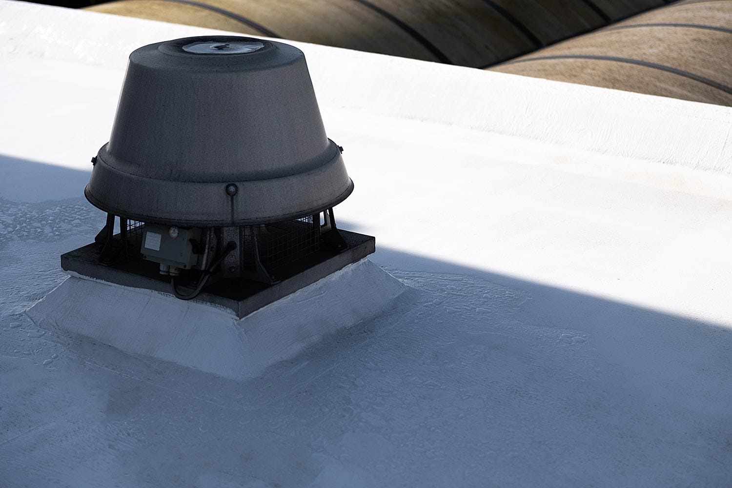 Hittereflecterend en waterdicht dak dankzij renovatie met Enduris Vloeibare dakbedekking – Den Bosch